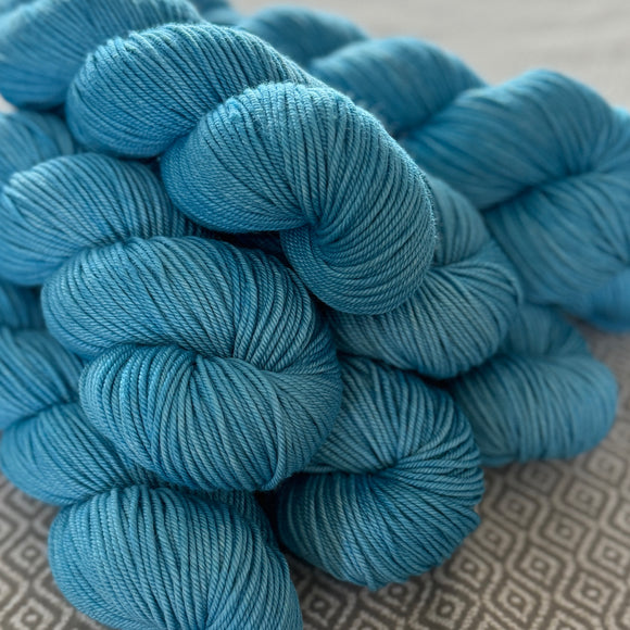 Luxe Yarn - Aqua Semi Solid