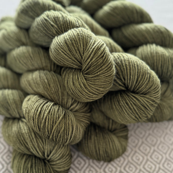 Luxe Yarn - Olive Semi Solid