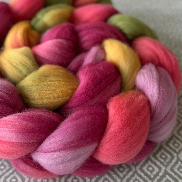 Rambouillet Wool Roving - Dragon Fruit