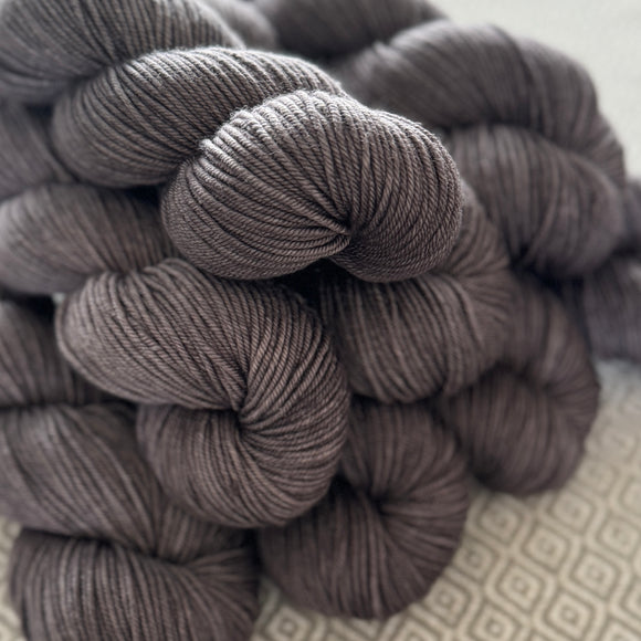Luxe Yarn - Charcoal Semi Solid