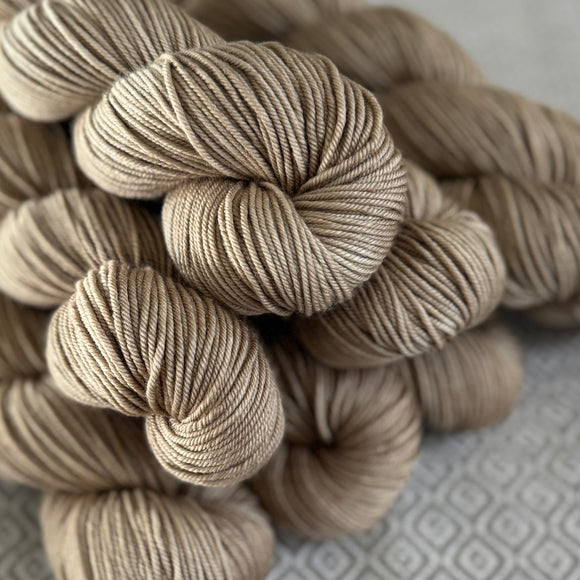Luxe Yarn - Sand Semi Solid