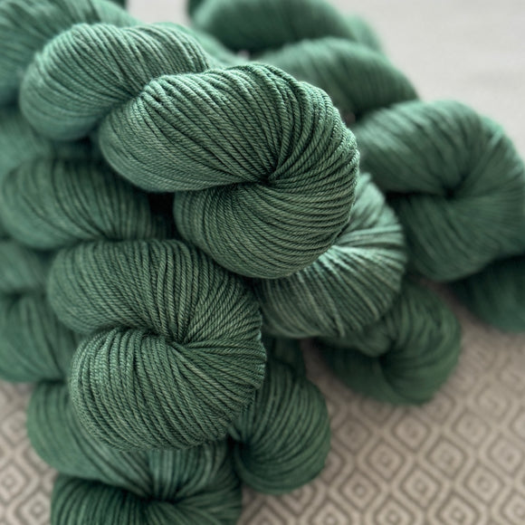 Luxe Yarn - Pine Semi Solid