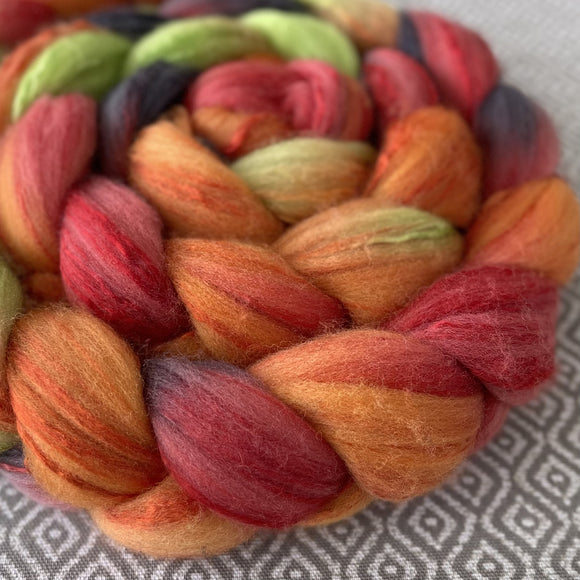 Polwarth Mulberry Silk Roving - Dragon Scales