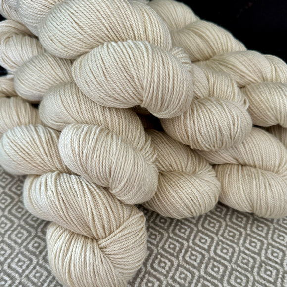 Dreamy DK Yarn - Natural