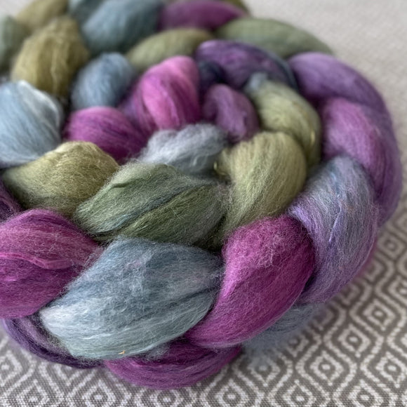 Polwarth Mulberry Silk Roving - Enchanted