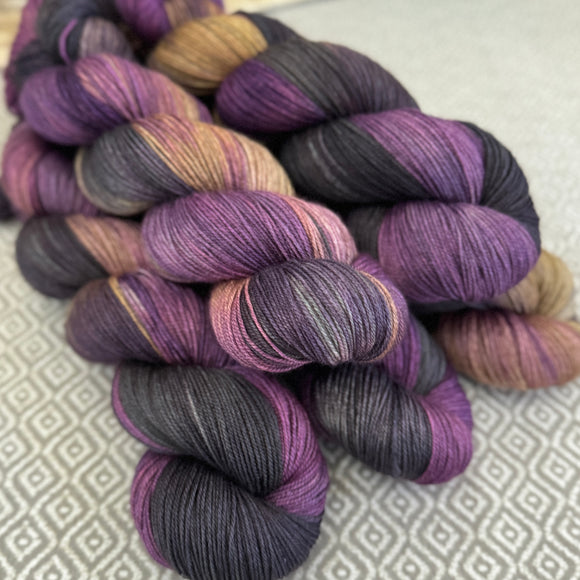 Yakity Yak Fingering Weight Yarn - August Birth Flower - Gladiolus