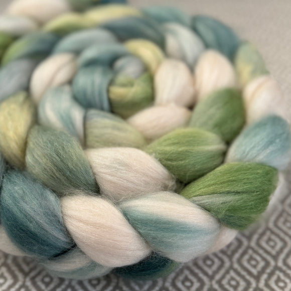 Merino Camel Silk Roving - Lily of the Valley