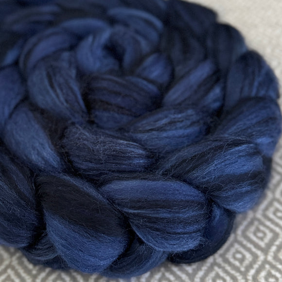 Polwarth Black Bamboo Silk Roving - Dark Blue 481 - OOAK