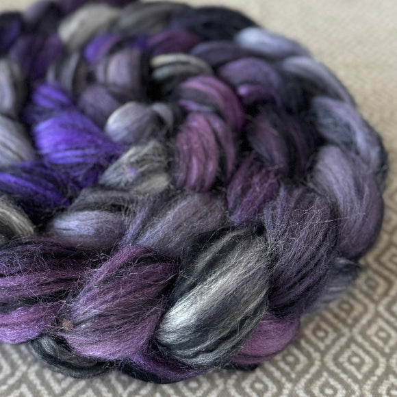 Polwarth Black Bamboo Silk Roving - Violet