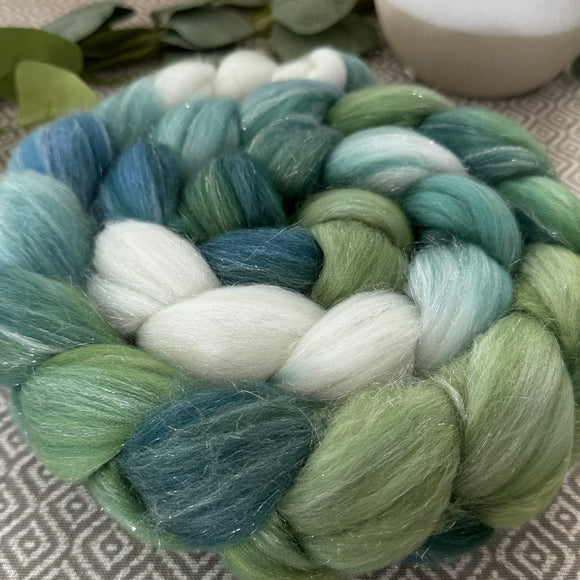 Glitter Roving - Lily of the Valley - Silver