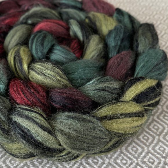 Polwarth Black Bamboo Silk Roving - Holly Berry