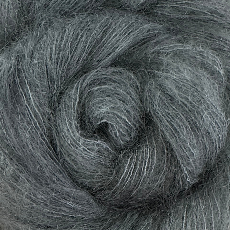 【新品】Fluffy Yarn プルオーバー Fine Fluff Yarn - Cornflower Semi Solid – Greenwood Fiberworks