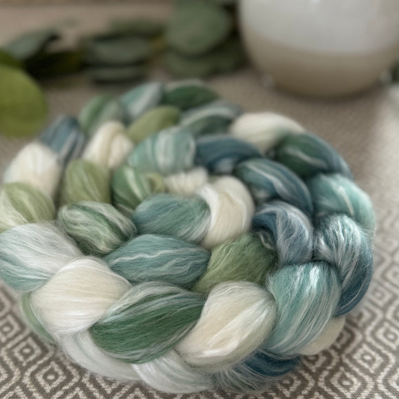Merino Tencel Roving - Lily of the Valley