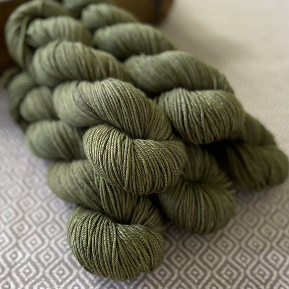 Luxe Yarn - Olive Semi Solid