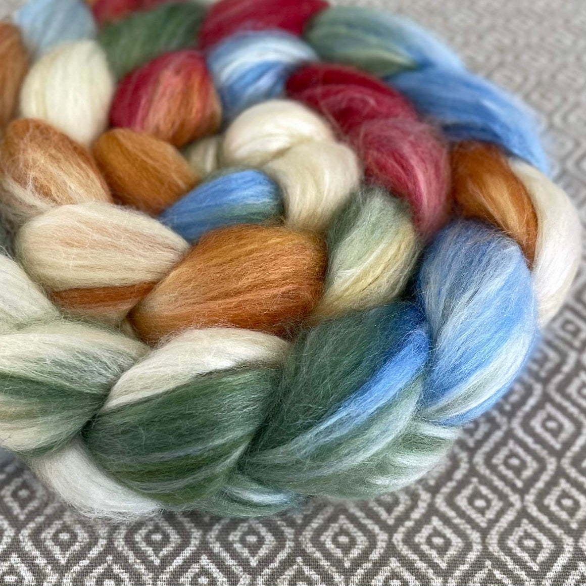 Roving Rocks Merino Camel Silk Roving - School House Rock – Greenwood Fiberworks