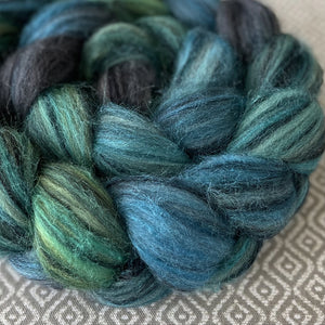 Polwarth Black Bamboo Silk Roving - Turquoise