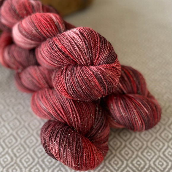 Gold Dust Yarn - Garnet Variegated